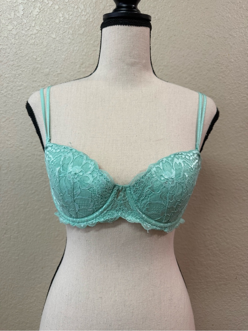 Lace Underwire Balconette Bra in Mint
